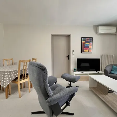 With Pool Near The Sea * Жуан-ле-Пен