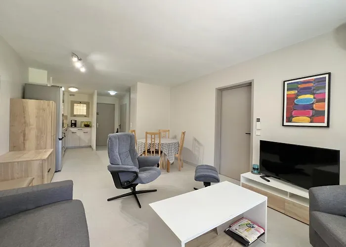 With Pool Near The Sea Апартаменты Жуан-ле-Пен