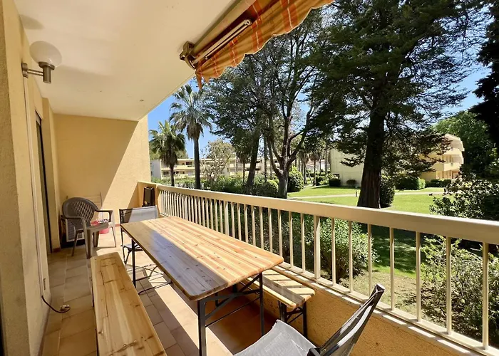 Апартаменты With Pool Near The Sea Жуан-ле-Пен