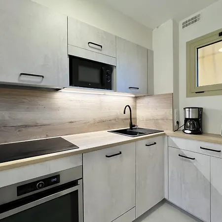 With Pool Near The Sea Apartmán *