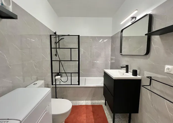 With Pool Near The Sea 公寓 *