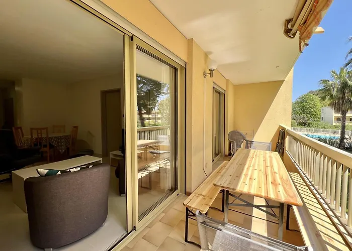 With Pool Near The Sea דירה ז'ואן-לה-פינס